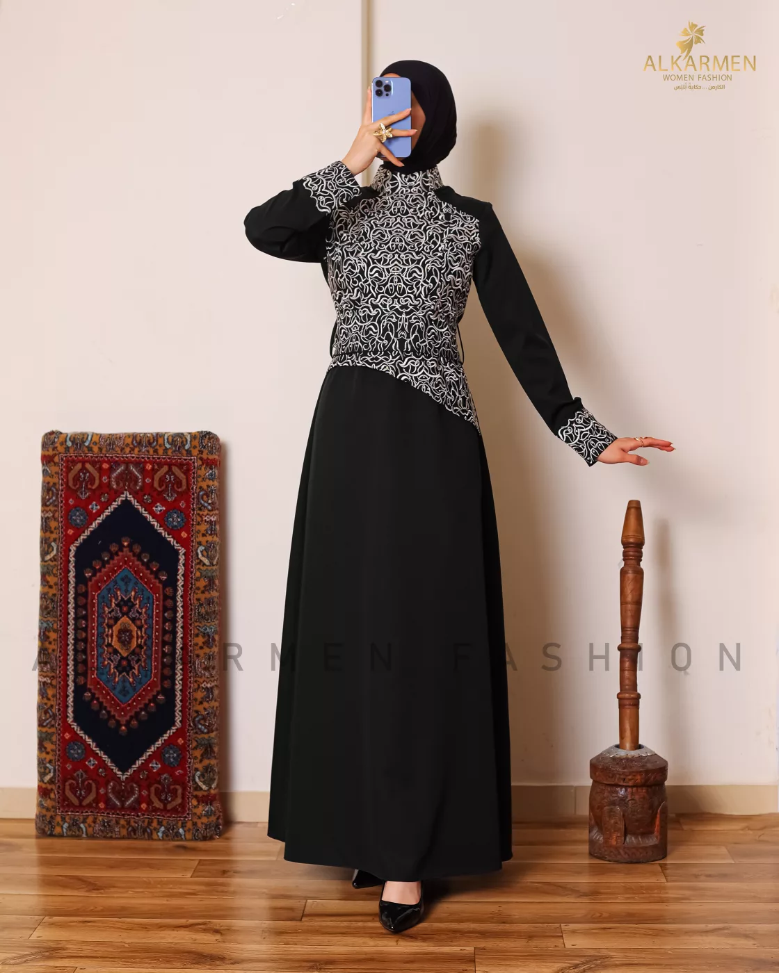 اسود وفضي